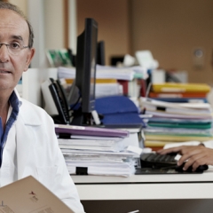 Эдуардо Анитуа (Eduardo Anitua) - руководитель Института Биотехнологий и регенерации тканей BTI (Испания). Создатель технологии плазмотерапии с факторами роста Endoret PRGF/ Эндорет.